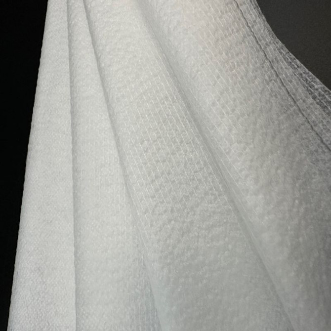 Nonwoven fabric with glue 39 gr/m2, 90 cm, 100 m/roll
